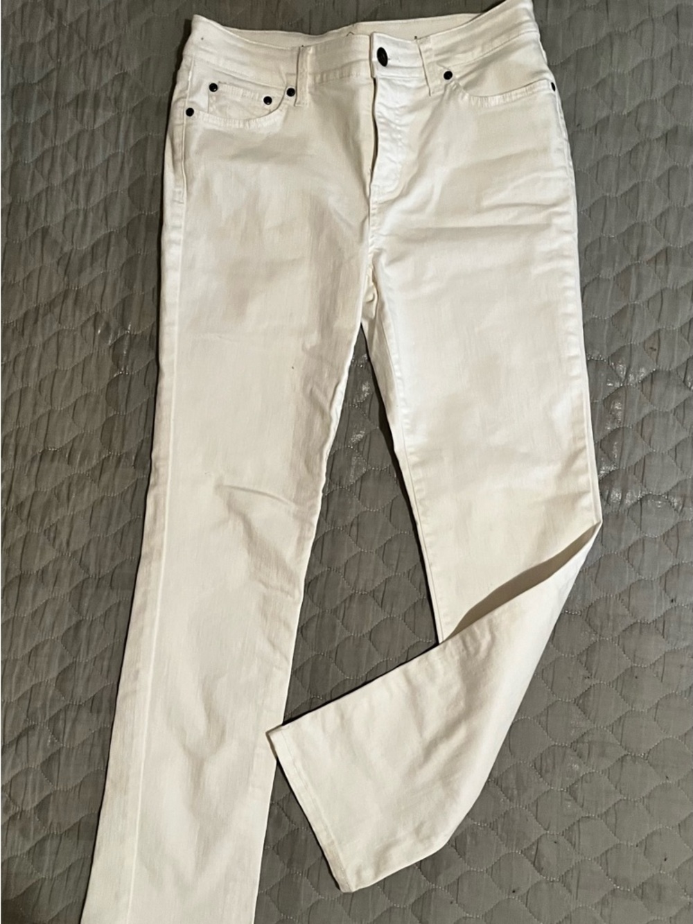 ST. JOHN'S BAY~WHITE STRAIGHT LEG JEANS~8 - Picture 5 of 6